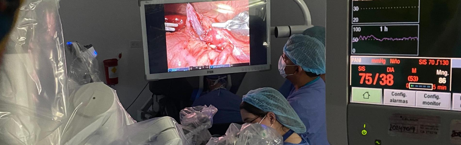 Imagen destacada Colombia realiza por primera vez una cirugía robótica pediátrica a un bebé menor de un año